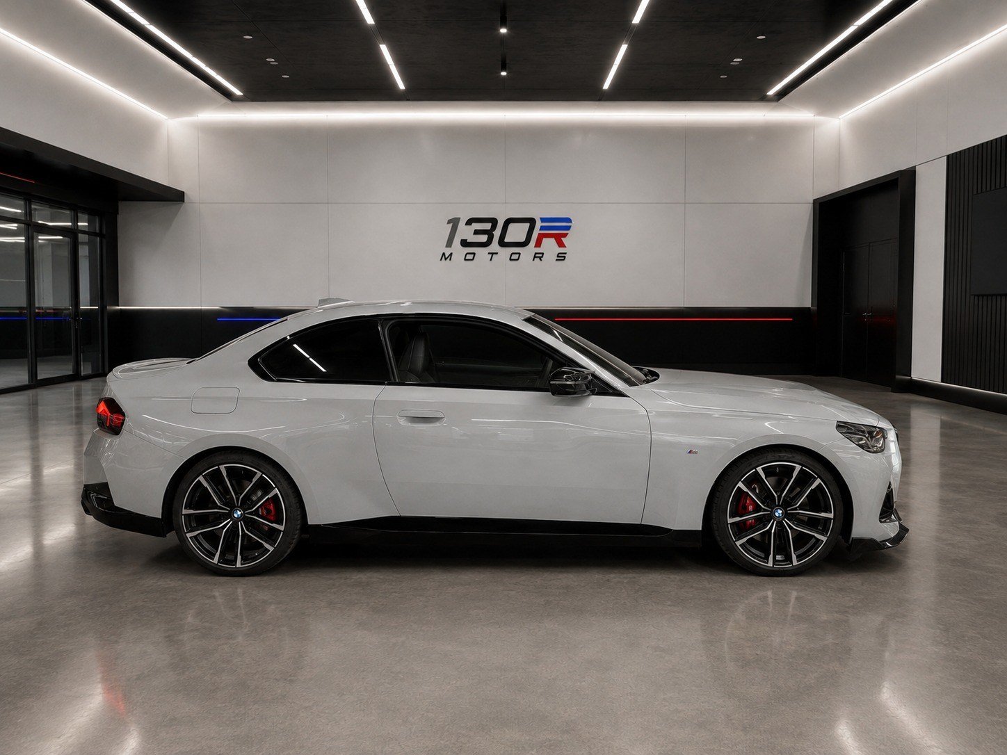 M240i xDrive perfil lateral
