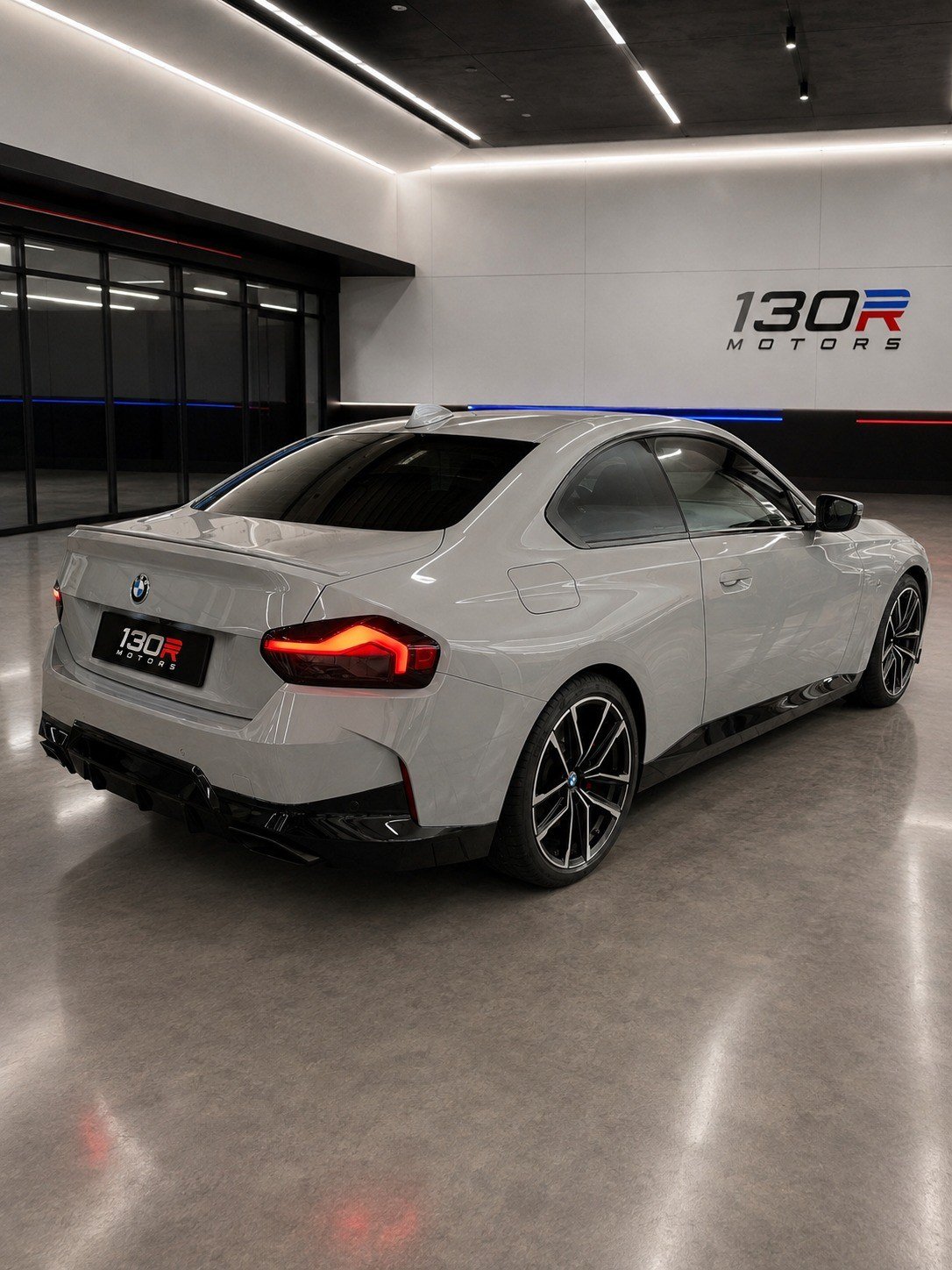 M240i xDrive trasera tres cuartos