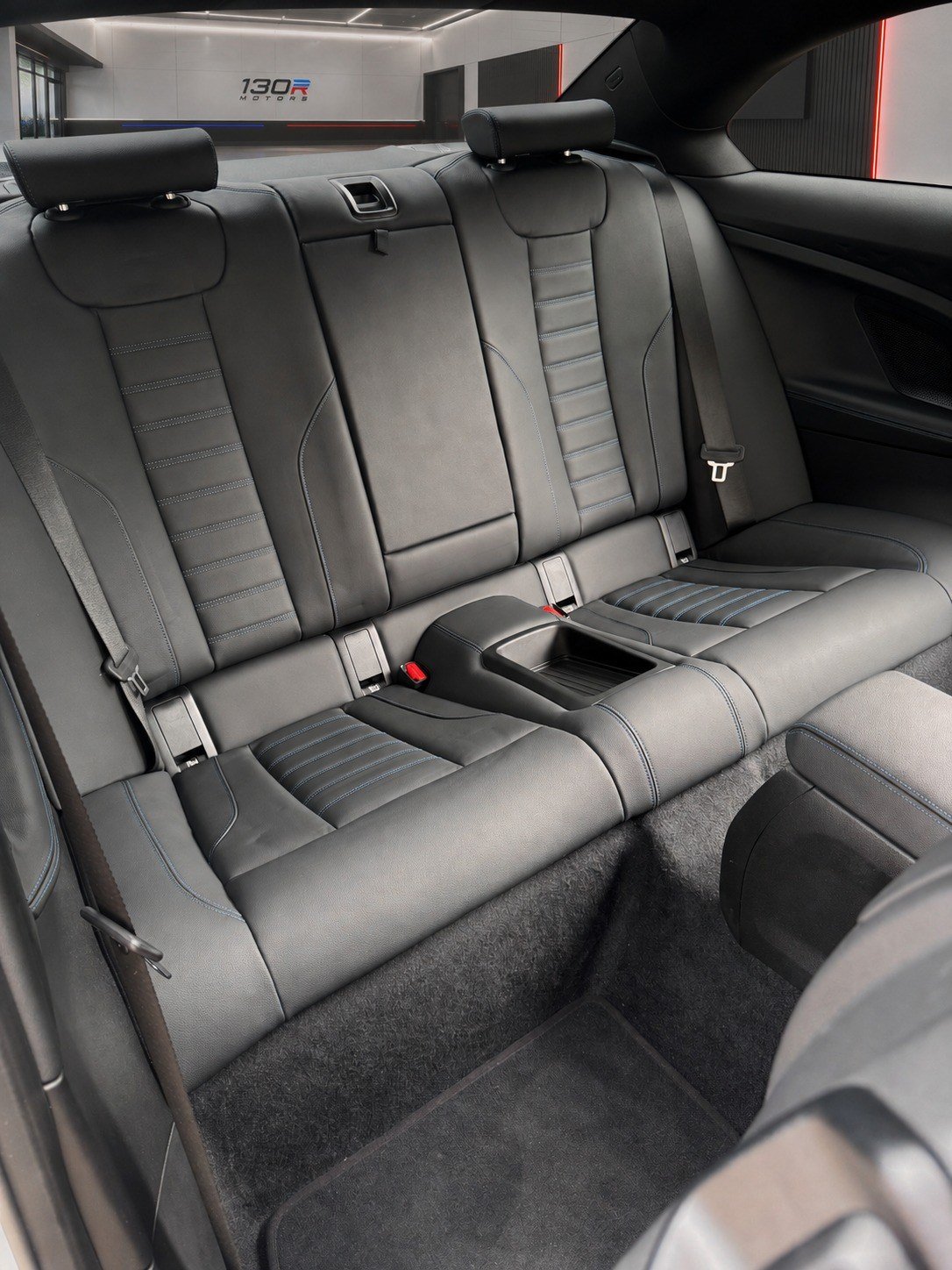 M240i xDrive asientos traseros