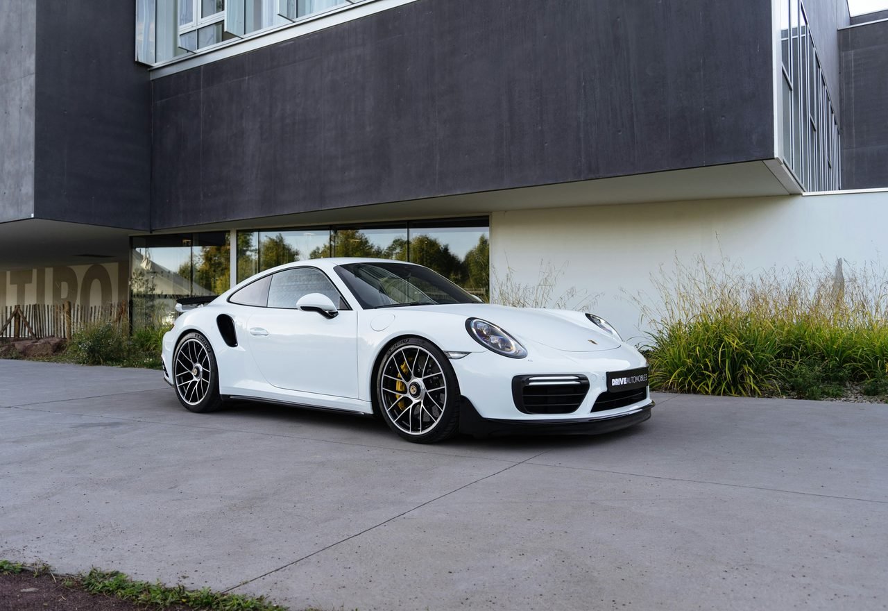 Porsche 911 Turbo S (992)